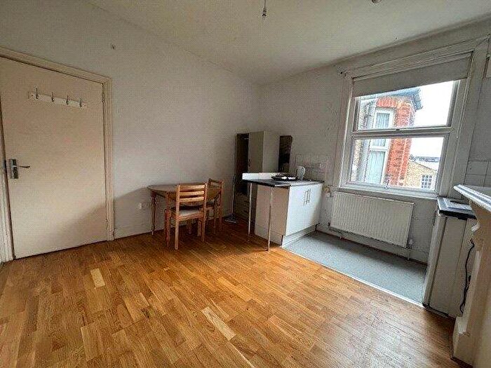 Apartment To Rent In College Place, Camden, London, NW1
