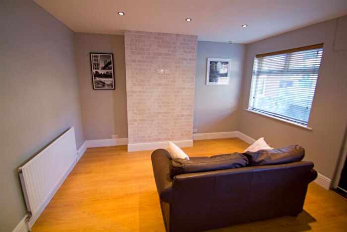 3 Bedroom Terraced House To Rent In Chestnut Grove, Hyde Park, Leeds, LS6