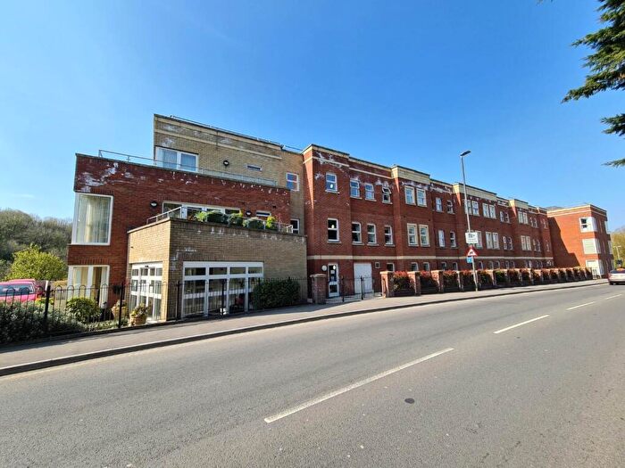 1 Bedroom Retirement Property For Sale In Stroudwater Court, Cainscross Road, Stroud, GL5