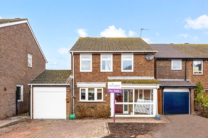 4 Bedroom Detached House For Sale In Reapers Close, Horsham, RH12