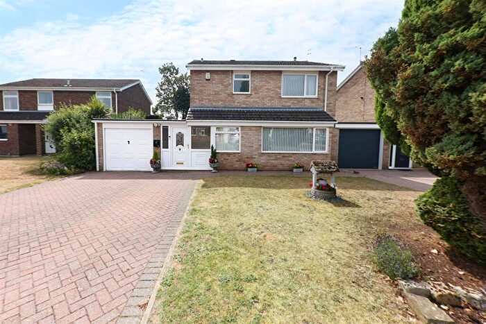 3 Bedroom Link Detached House For Sale In Minster Close, Cantley, Doncaster, DN4