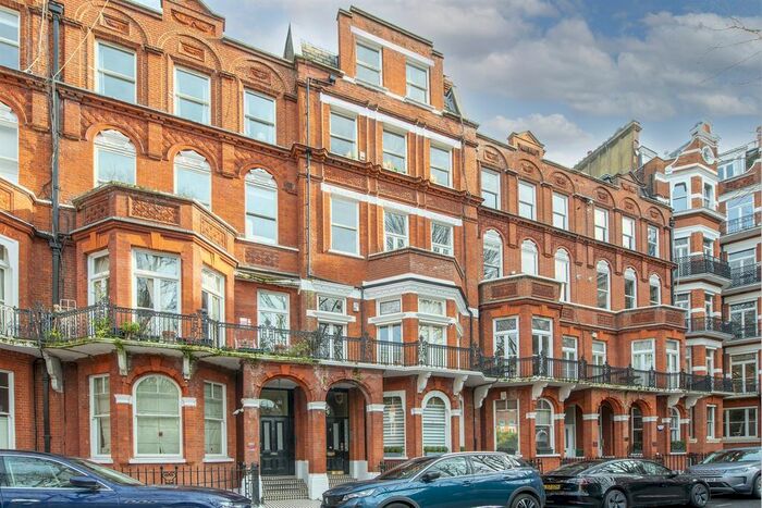 2 Bedroom Flat To Rent In Barkston Gardens, London, SW5