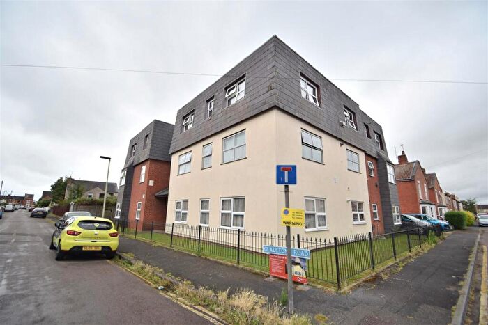 1 Bedroom Flat To Rent In Gladstone Road, Linden, GL1