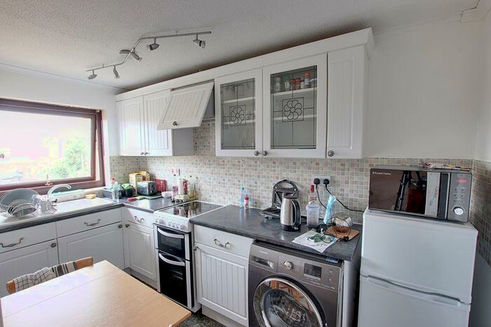 1 Bedroom Flat To Rent In Weavers Crofts, Melksham, SN12
