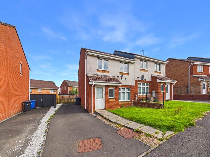3 Bedroom Semi-Detached House For Sale In Ashmore Avenue, Lanark, ML11