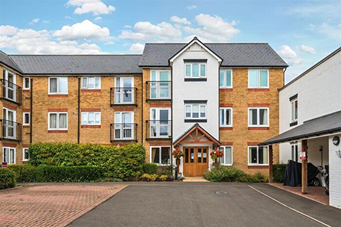 2 Bedroom Retirement Property For Sale In Sheldon Lodge, Berkhamsted, HP4