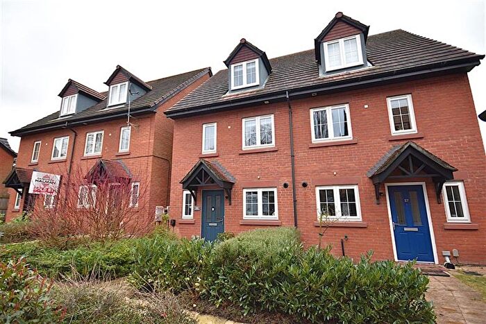 4 Bedroom Semi Detached House For Sale In West Park Drive, Macclesfield, SK10