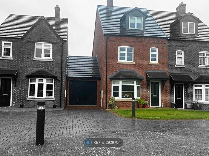 3 Bedroom Semi-detached House To Rent In Lutterworth Road, Leicester, LE8