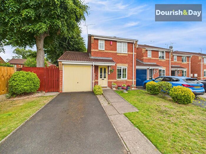 3 Bedroom Link Detached House For Sale In Ludgrove Way, Stafford, ST17