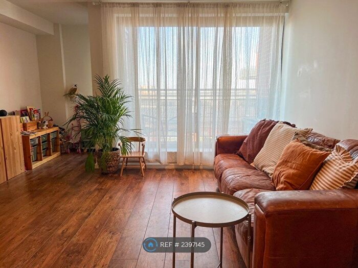 2 Bedroom Flat To Rent In Bailey House, London, SE18