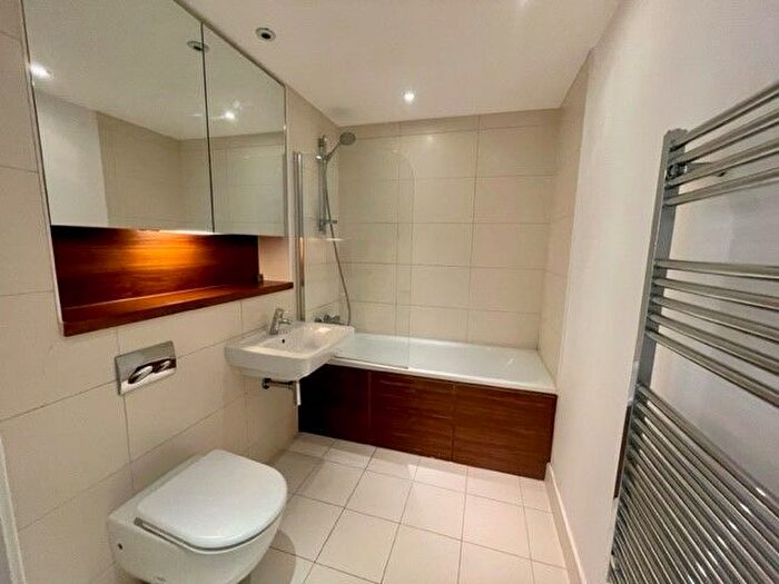1 Bedroom Flat To Rent In Dock Head Road Chatham Quays, Chatham, ME4