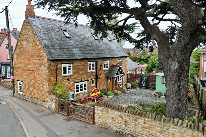 4 Bedroom Cottage For Sale In Upper High Street, Harpole, NN7