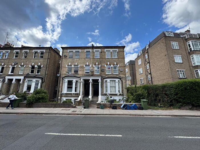 1 Bedroom Flat To Rent In Twickenham, Middlesex, TW1