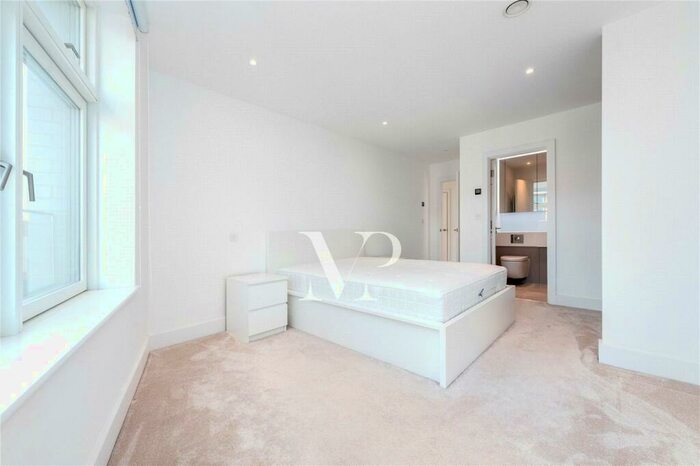 2 Bedroom Apartment To Rent In Jewel House, Sterling Way, London, N7