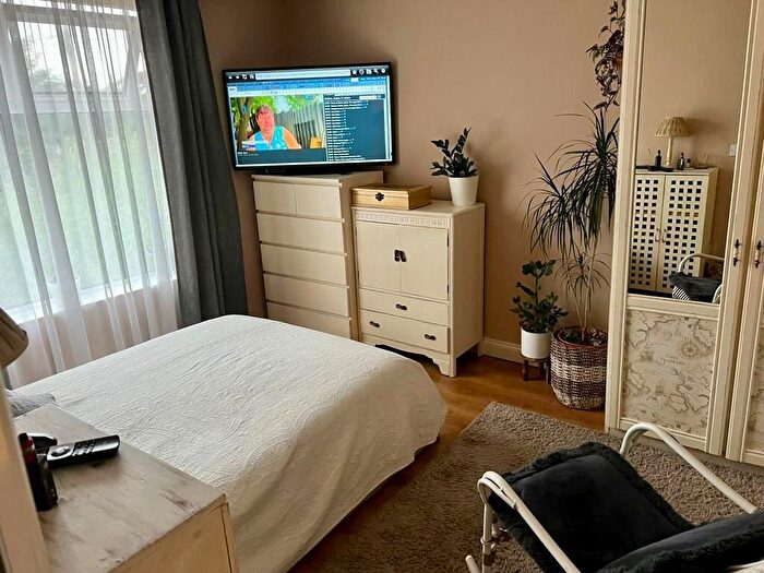 2 Bedroom Flat To Rent In Fifth Avenue, Bristol, BS7