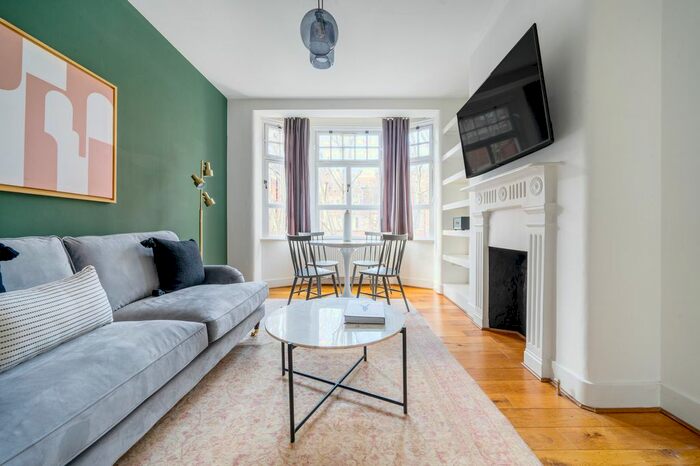 2 Bedroom Flat To Rent In Mayfair, London, W1K