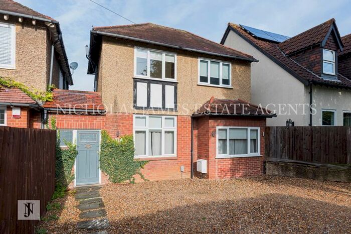 2 Bedroom Semi-Detached House To Rent In Uplands Park Road, Enfield, EN2