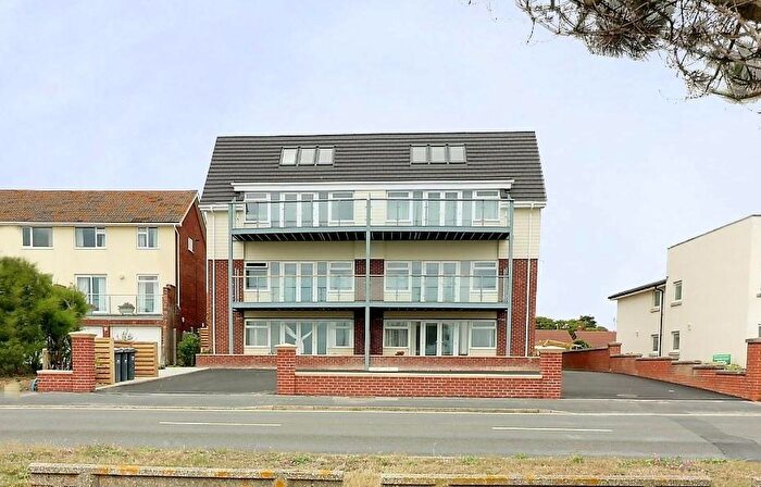 2 Bedroom Apartment To Rent In Sea Front, Hayling Island, PO11