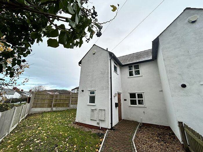 2 Bedroom Cottage For Sale In Conway Road, Mochdre, LL28