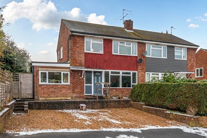 3 Bedroom Semi Detached House For Sale In Liphook Close To Radford Park, GU30