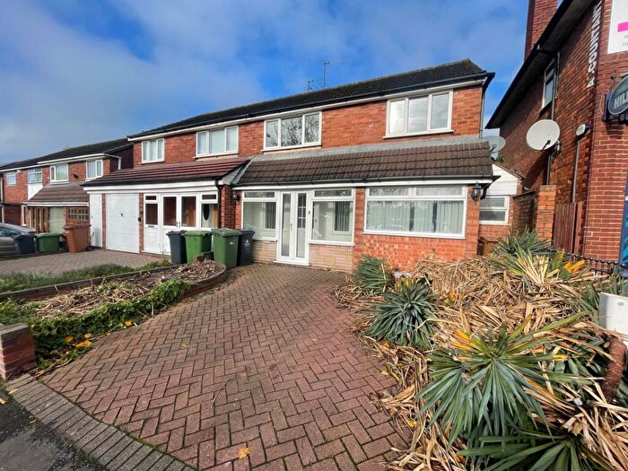 3 Bedroom Semi-Detached House To Rent In Queslett Road, Great Barr, Birmingham, B43