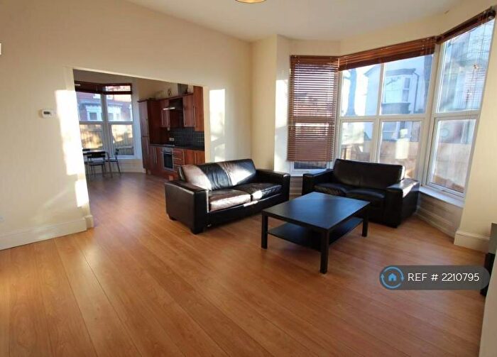 1 Bedroom Flat To Rent In Machon Bank, Sheffield, S7