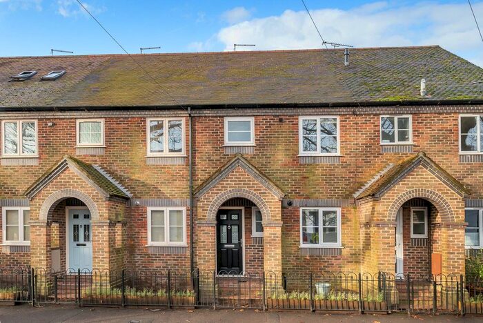 3 Bedroom Terraced House To Rent In Park Avenue, Winchester, SO23