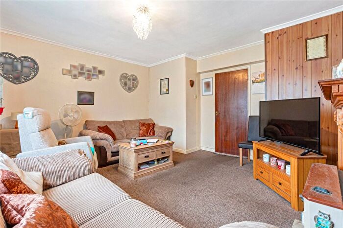 2 Bedroom Flat For Sale In Himley Road, London, SW17