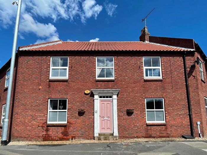 4 Bedroom Terraced House For Sale In King Street, Hornsea, HU18