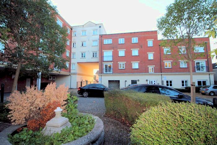 2 Bedroom Flat To Rent In Goldsworth Road, Woking, Surrey, GU21