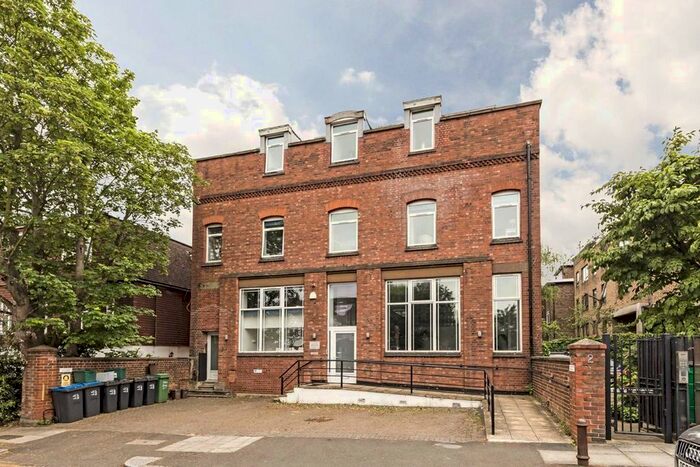 3 Bedroom Flat To Rent In Salisbury Road, London, SW19