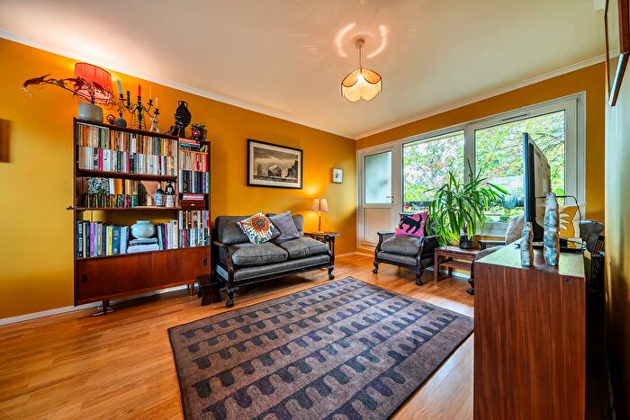 2 Bedroom Apartment For Sale In Czar Street, London, SE8