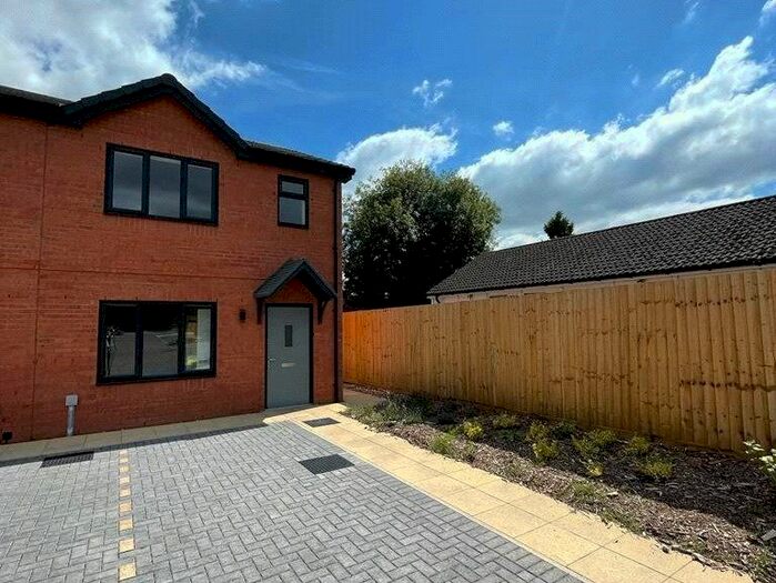 3 Bedroom End Of Terrace House To Rent In The Willows, Donnington, Telford, Shropshire, TF2