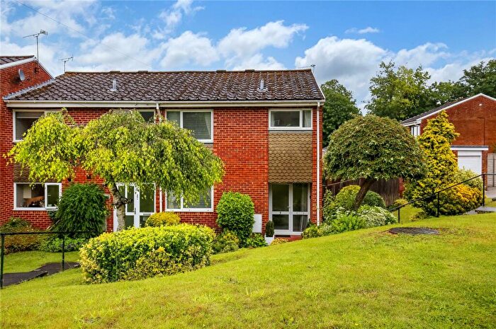 3 Bedroom End Of Terrace House For Sale In Greenhill Close, Winchester, Hampshire, SO22