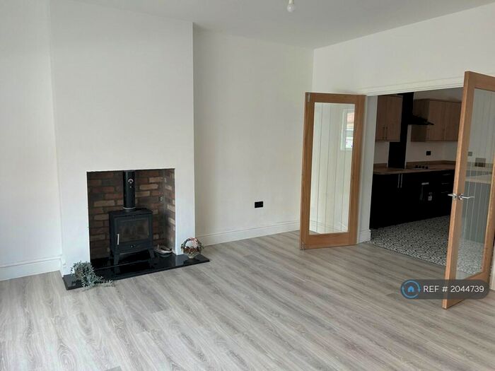 4 Bedroom Semi-Detached House To Rent In Lead Road, Greenside, Ryton, NE40