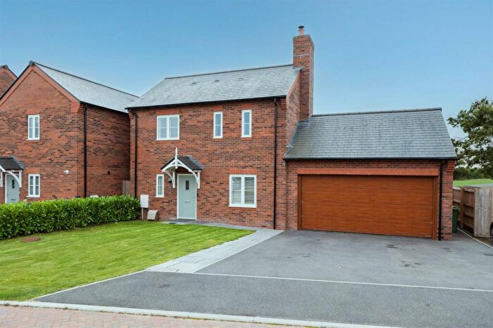 3 Bedroom Detached House For Sale In Hill Garth Road, Tattenhall, CH3