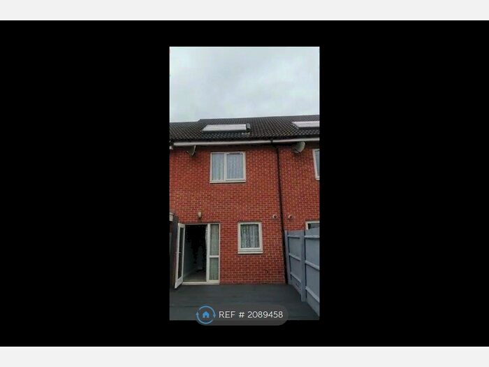 2 Bedroom Terraced House To Rent In Nightingale Grove, Basildon, SS14