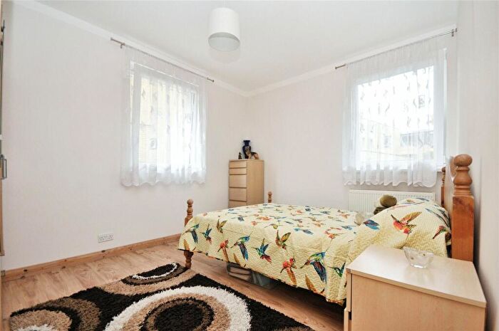 3 Bedroom End Of Terrace House For Sale In Campshill Road, London, SE13