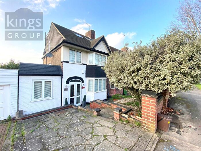4 Bedroom House For Sale In Waltham Way, London, E4