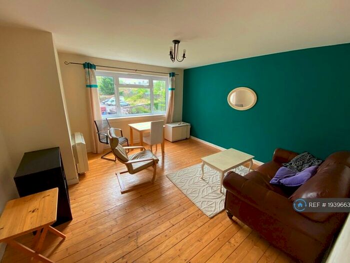 2 Bedroom Flat To Rent In Forest Road, Stirling, FK8