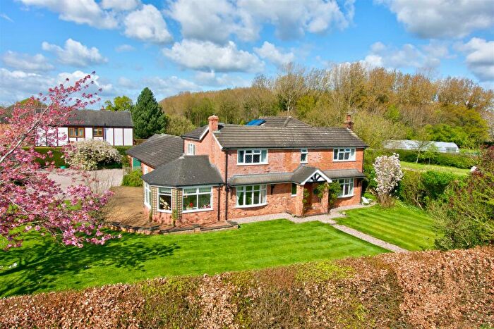 4 Bedroom Detached House For Sale In Stoneley Green, Burland, Cheshire, CW5