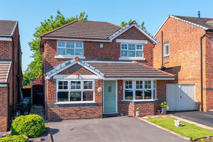 3 Bedroom Detached House For Sale In Evergreen Close, Chorley, PR7