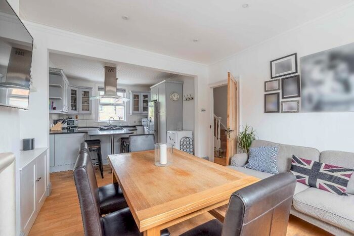 3 Bedroom Terraced House To Rent In Grove Road, Windsor, SL4