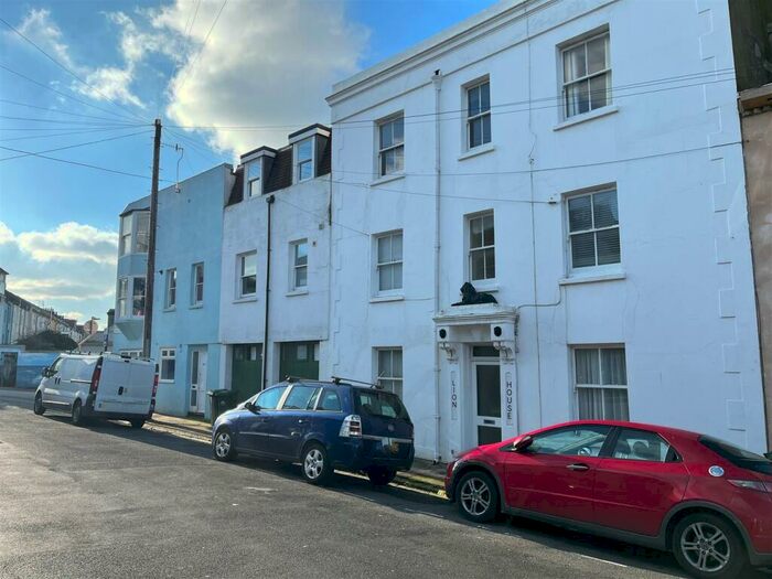2 Bedroom Apartment To Rent In Milton Road, Brighton, BN2