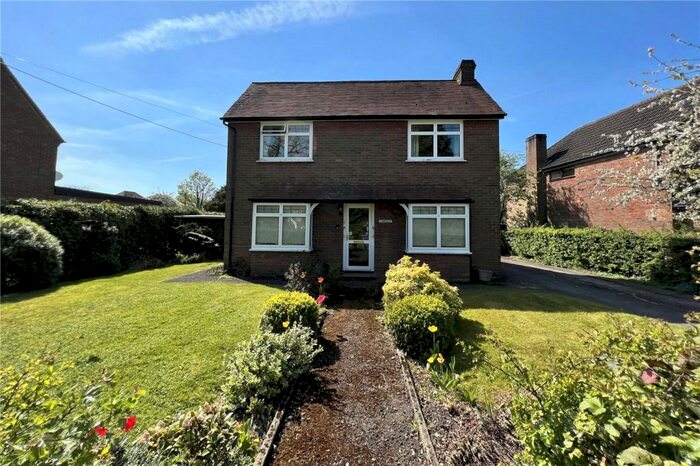 3 Bedroom Detached House To Rent In Coleshill Lane, Winchmore Hill, Amersham, HP7