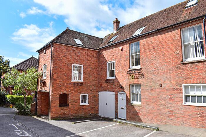 3 Bedroom Town House For Sale In High Street, Lymington, SO41
