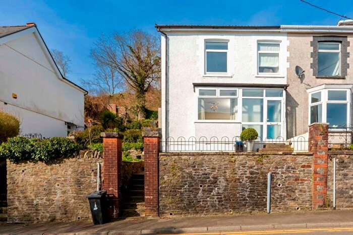 3 Bedroom Terraced House To Rent In Brynteg, Treharris, CF46