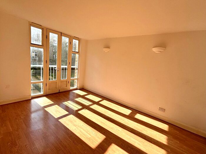 1 Bedroom Flat For Sale In Fairfield Road, Bow Quarter, E3