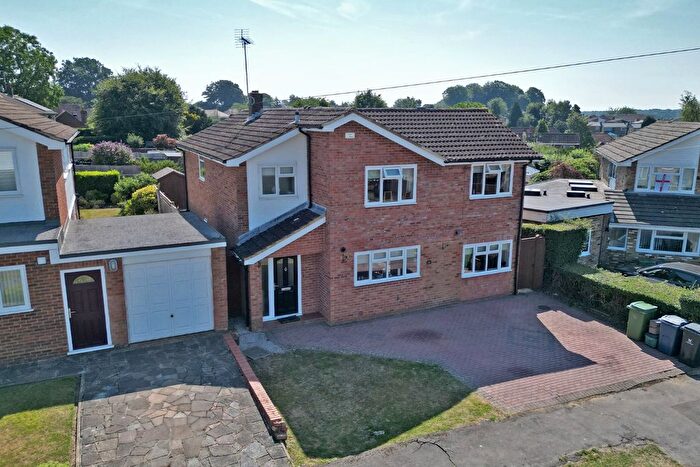 4 Bedroom Detached House For Sale In Southfield Drive, Hazlemere, HP15