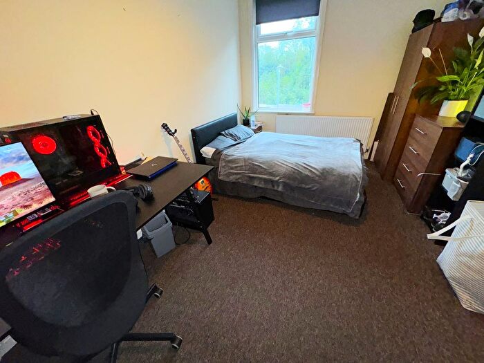5 Bedroom Terraced House To Rent In Cardigan Road, Hyde Park, Leeds, LS6